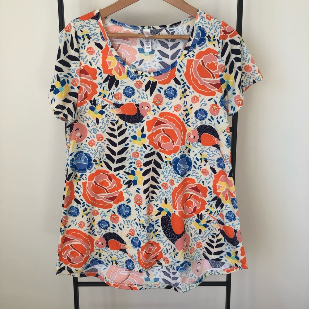 Vibrant colorful Lularoe LLR Medium Classic Tee